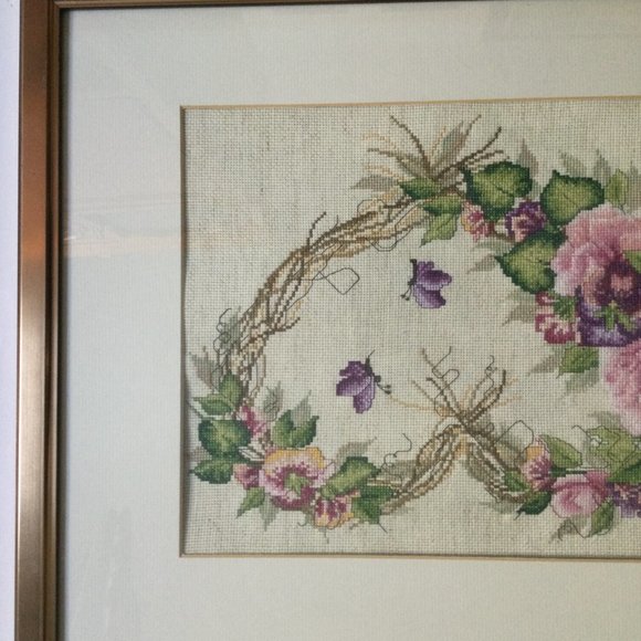 Beautiful Cross stitch needle art flowers heart matted framed good condition - Picture 4 of 7